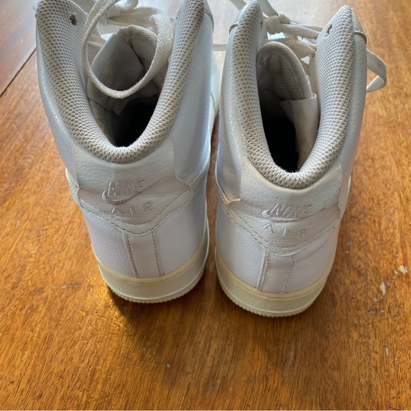 Air Force One - men’s size 8 - Picture 7 of 13